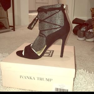 NEW Ivanka Trump strappy lace-up sandals sz 7.5